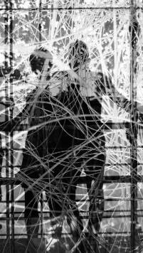 En tropel, dos nidos equivocados unen y descartan figuras,